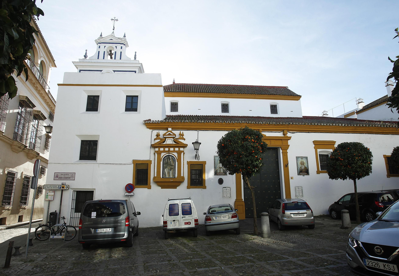 El exterior de la iglesia de Santiago el Mayor.