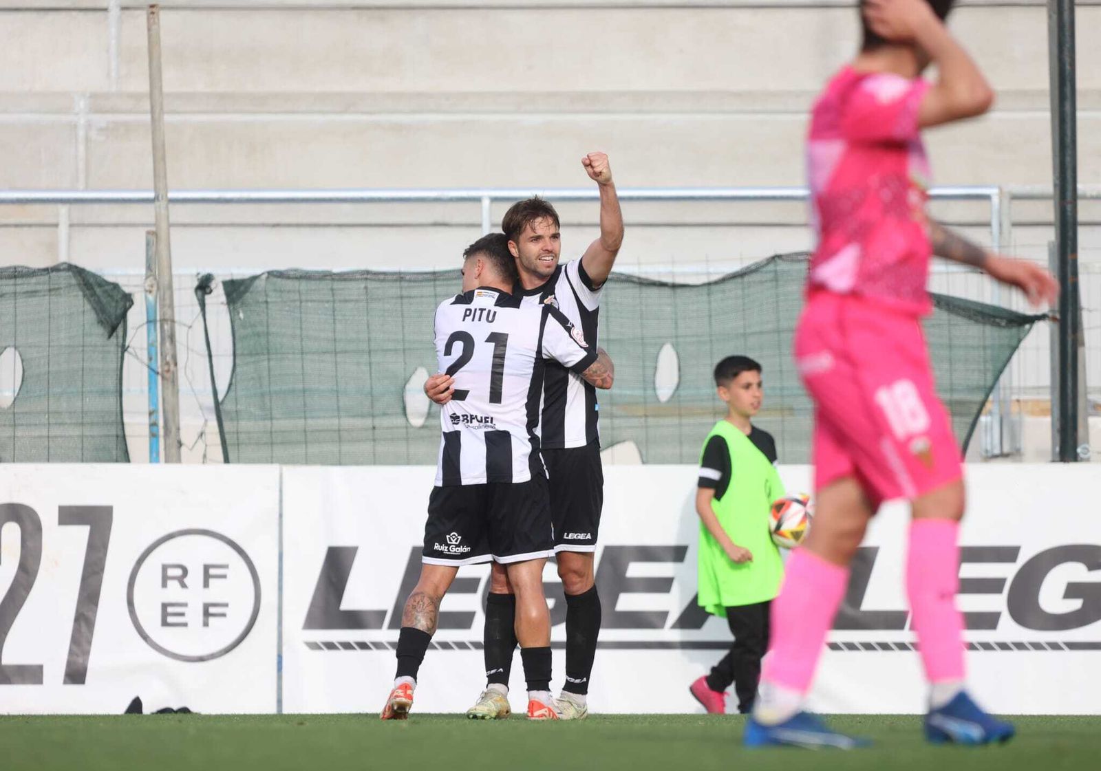 El Balompédica Linense-San Roque de Lepe, en imágenes