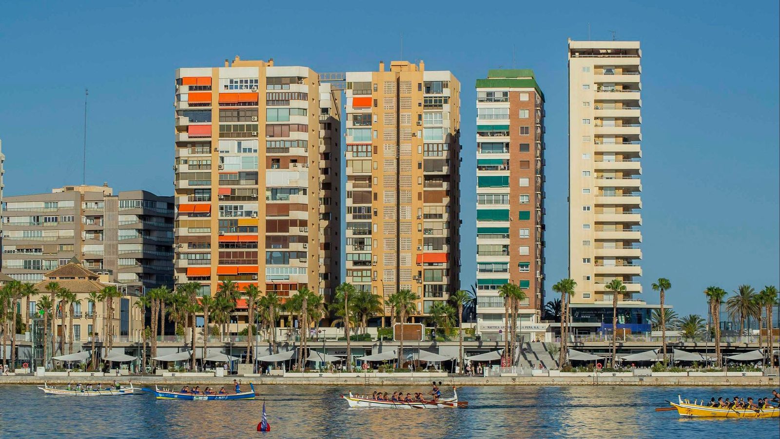 Jábegas en el Muelle 1.