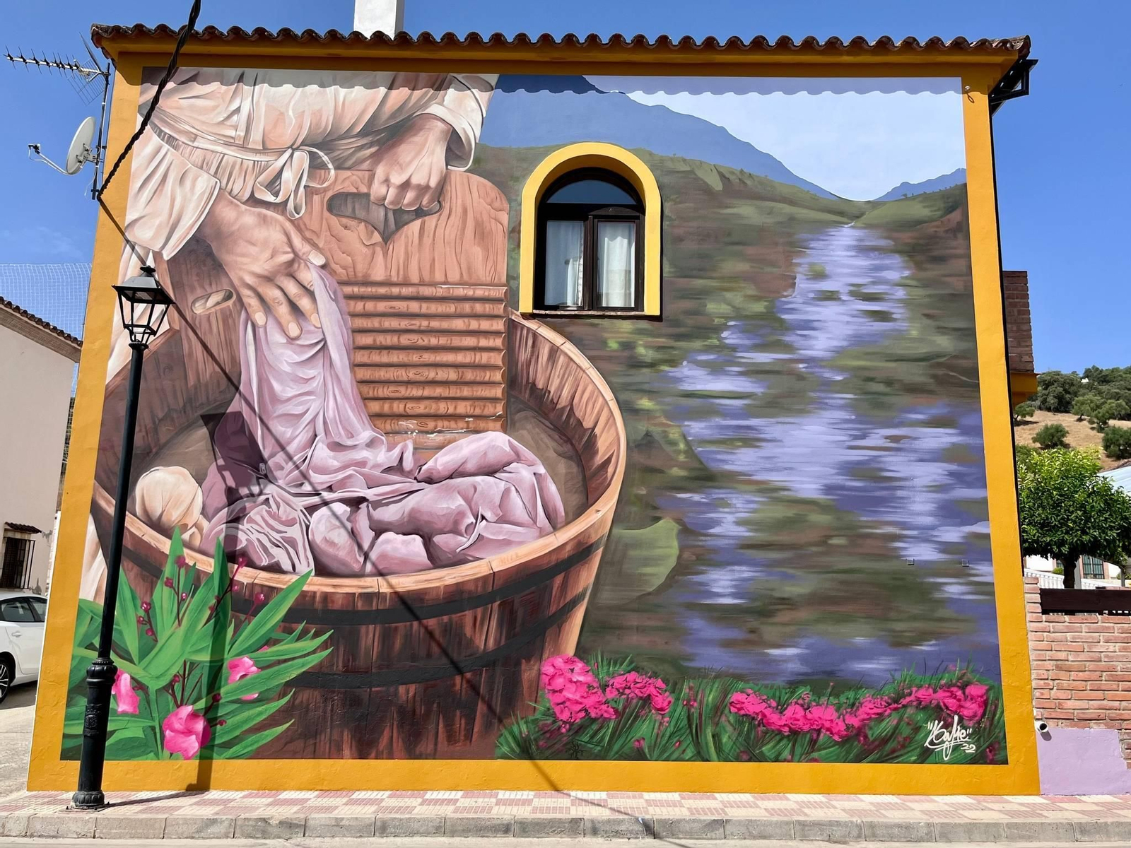 'Lavanderas', del artista cordobés Sake Ink,  aspirante a mejor mural del mundo
