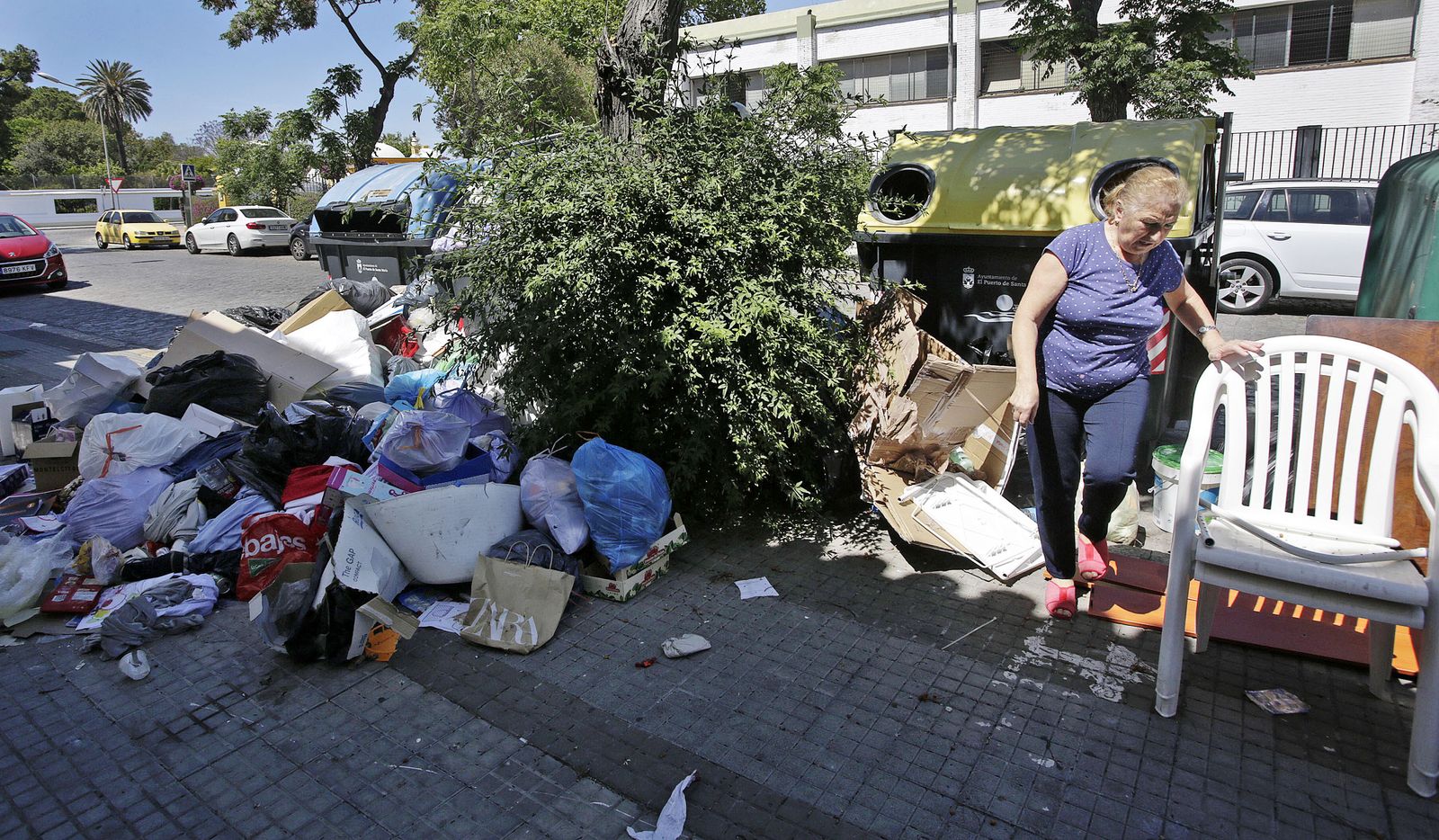 Acumulación de basura en las calles de El Puerto.
