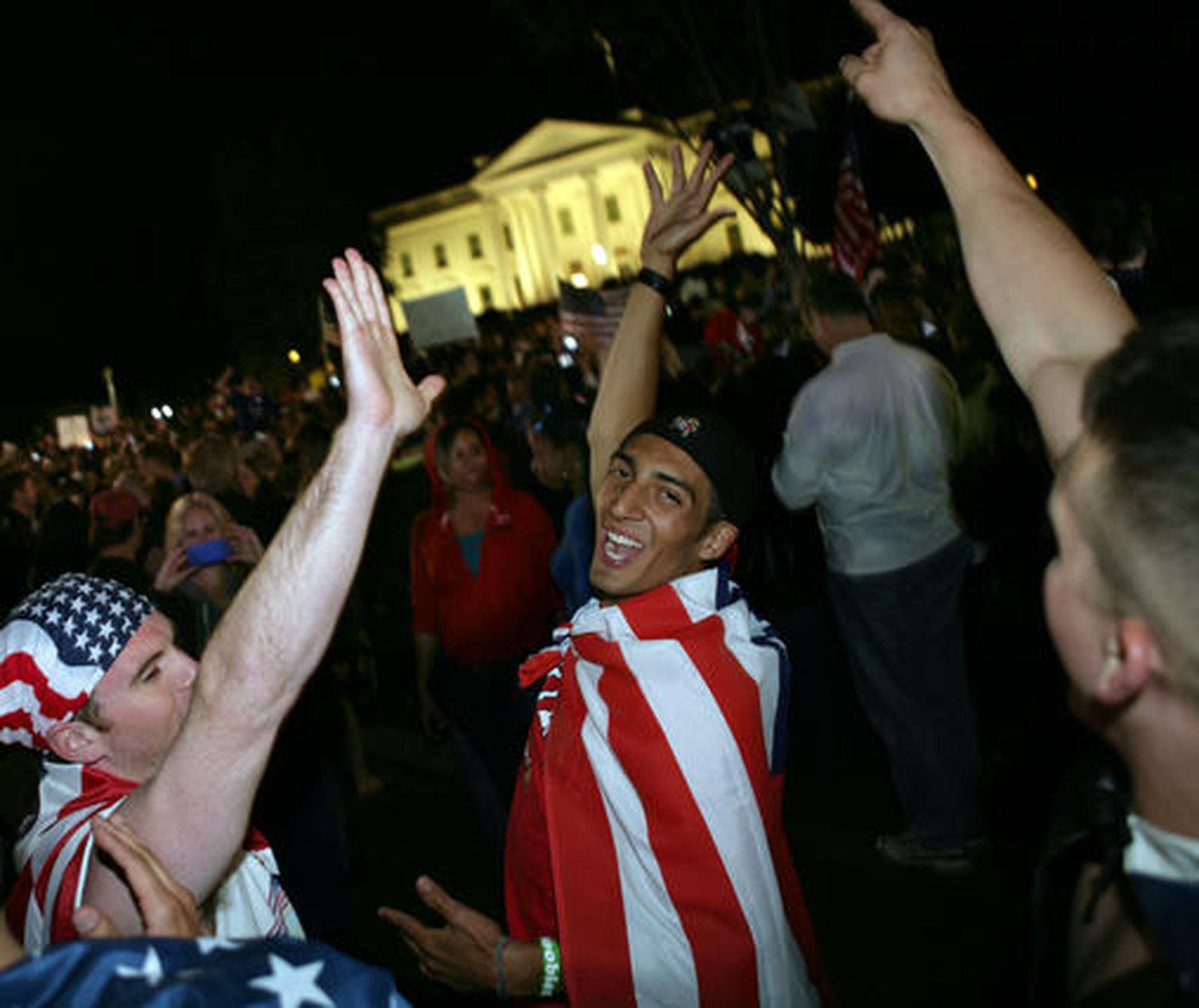 Fiesta en las calles de Washington y Nueva York por la muerte del líder de Al Qaeda.

Foto: AFP/Reuters/EFE