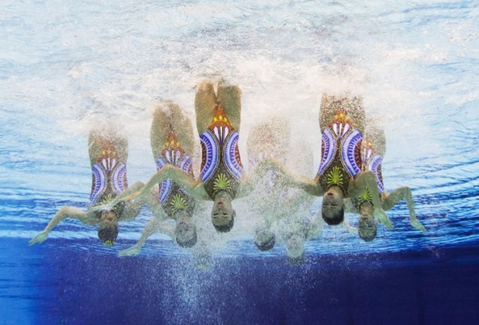 España necesita remontar para alcanzar la plata en sincronizada por equipos