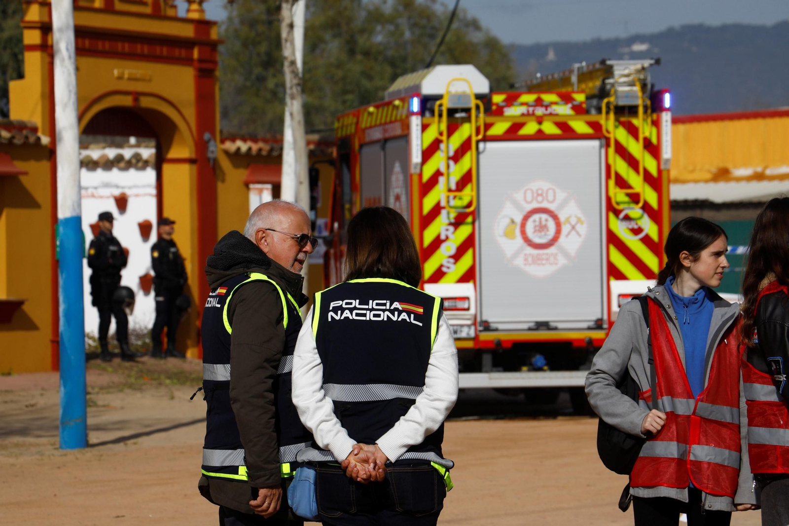 El simulacro de actuación ante una explosión en la Feria de Córdoba, en imágenes