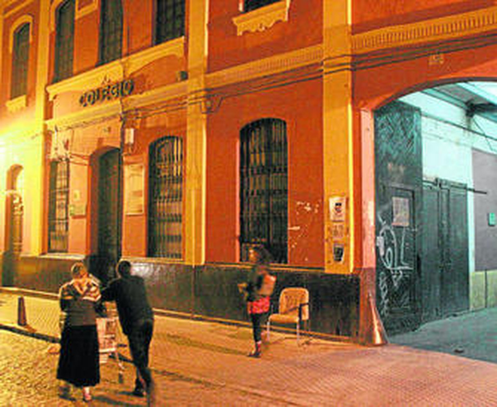 Imagen del edificio de la discordia en la calle Castellar.