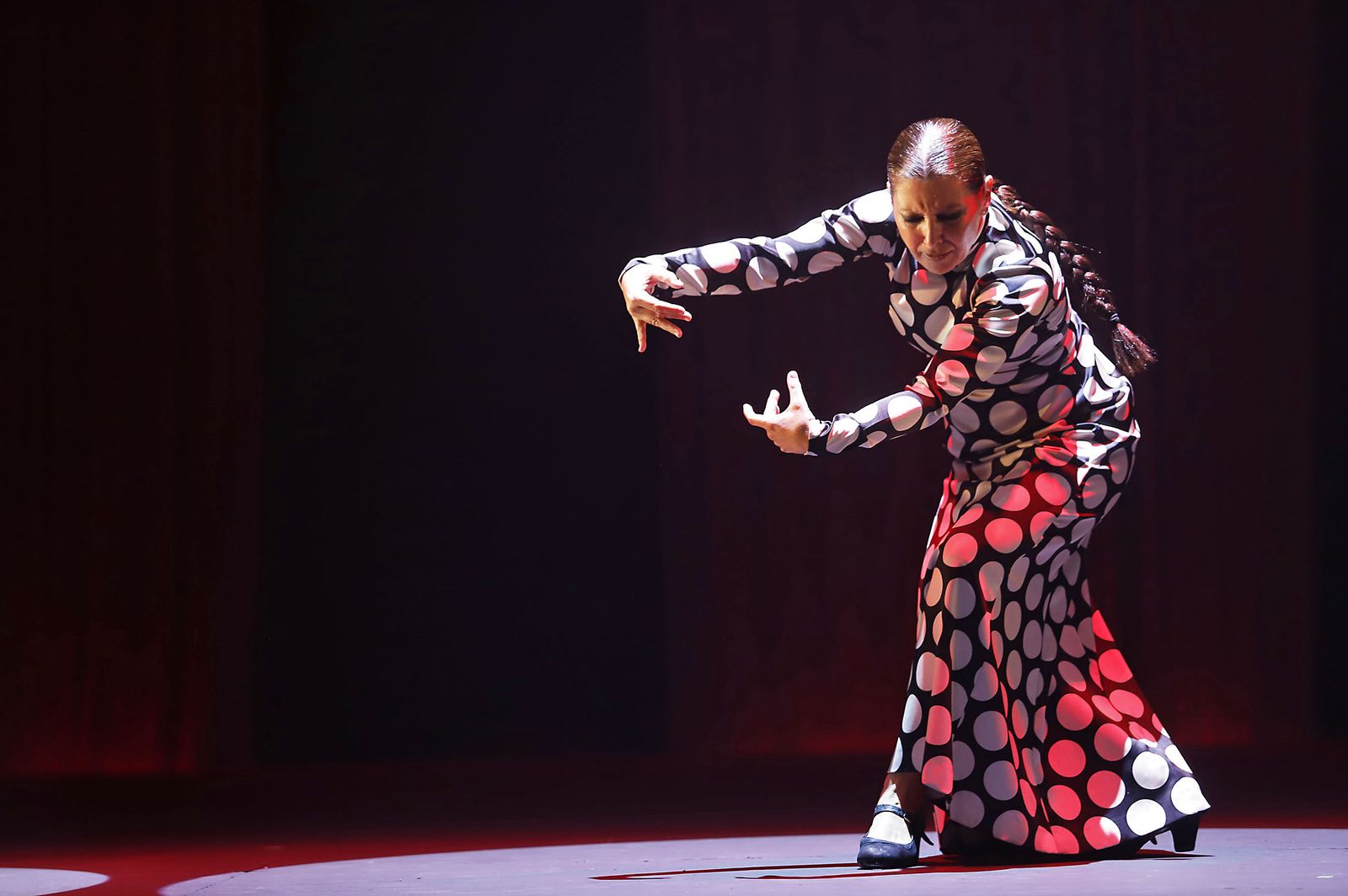 La actuación de Sara Baras en la Casa Colón de Huelva en imágenes