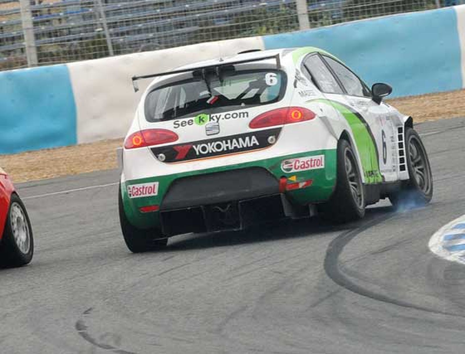 Los pilotos se emplearon a fondo en las frenadas 

Foto: Manuel Aranda