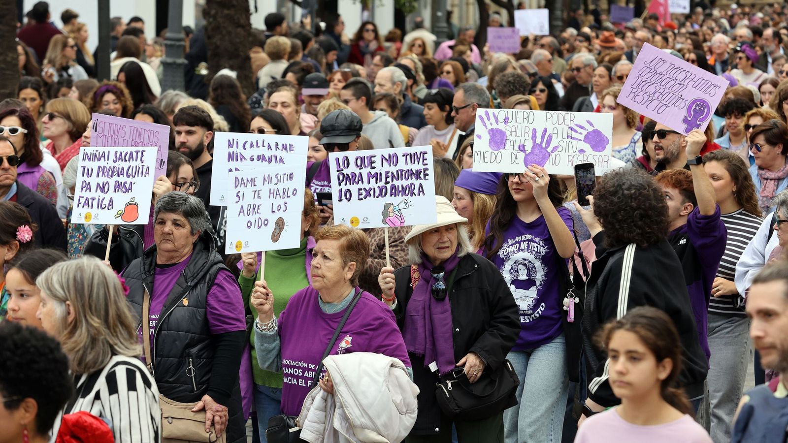 Imágenes de la manifestación en Jerez por el Día Internacional de las Mujeres