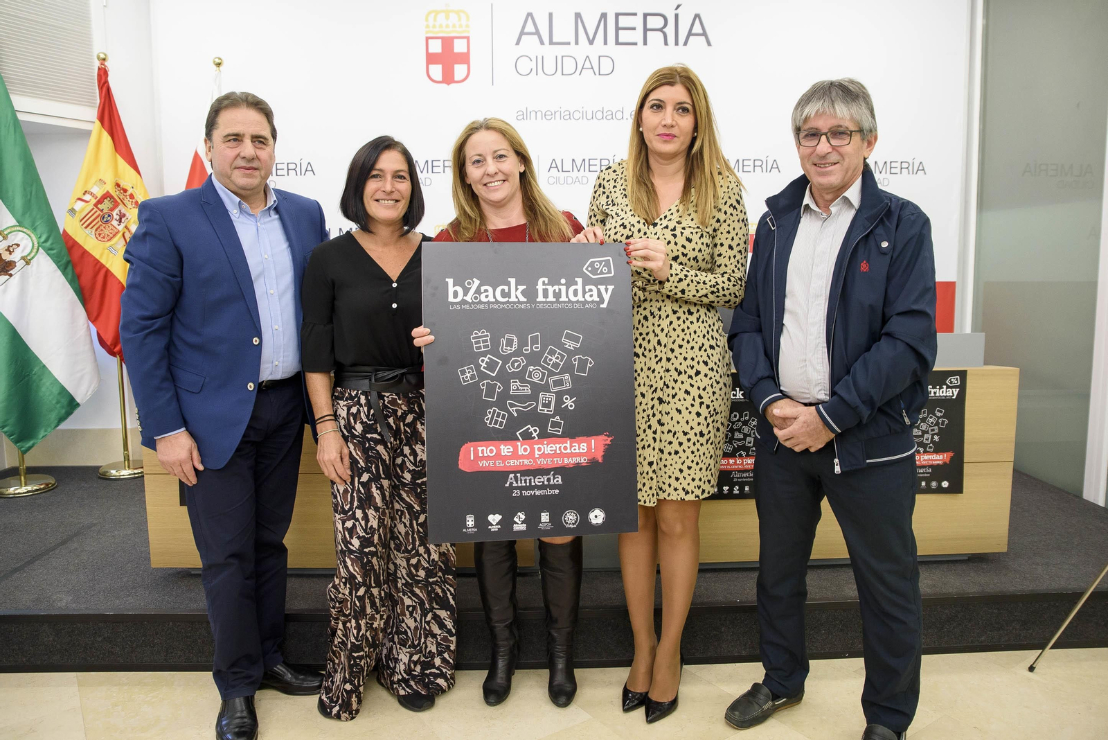 Lafita y comerciantes presentan el cartel ‘Black Friday’ del centro y barrios