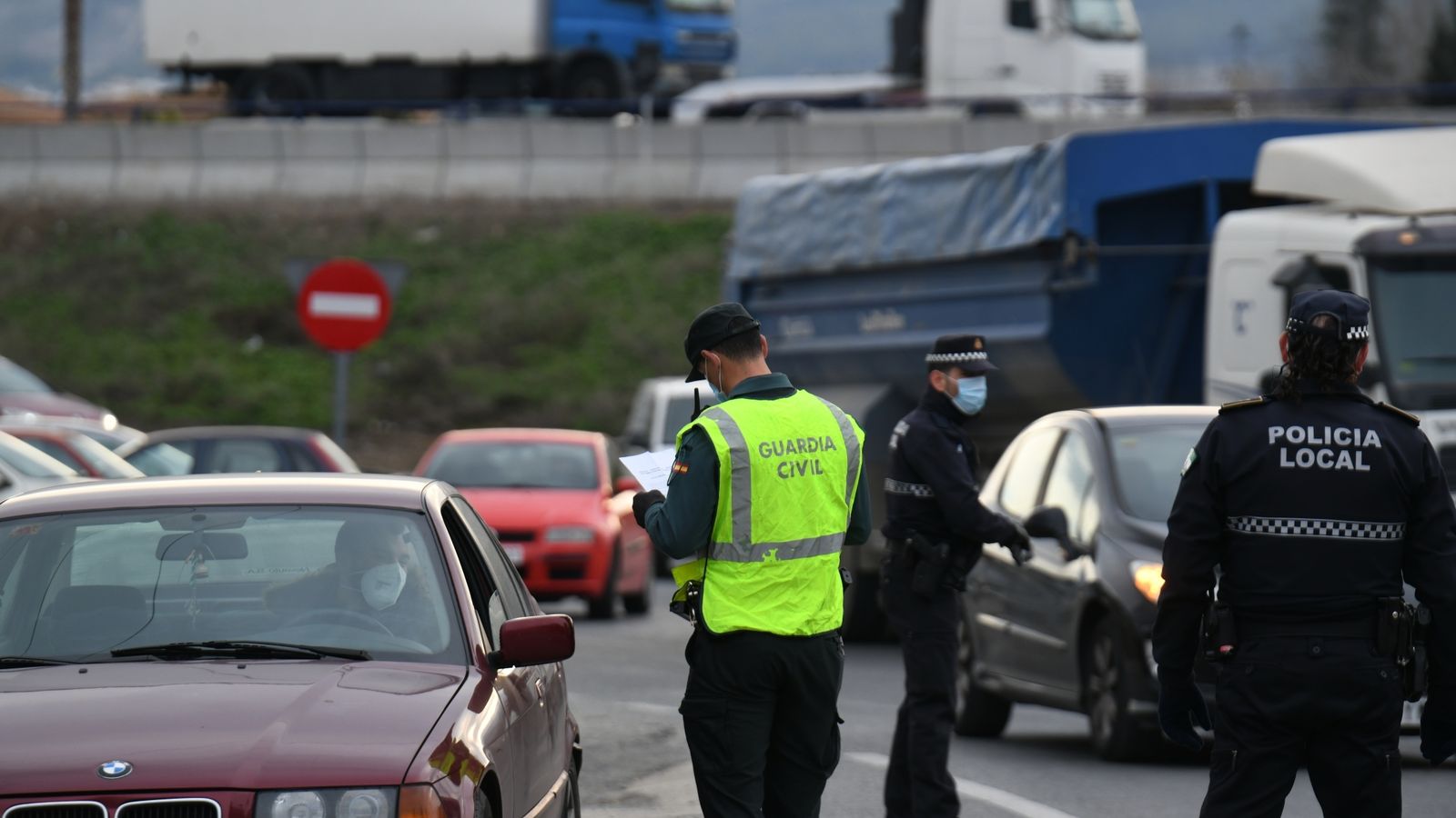 Control conjunto de la Policía Local y la Guardia Civil en Ogíjares.