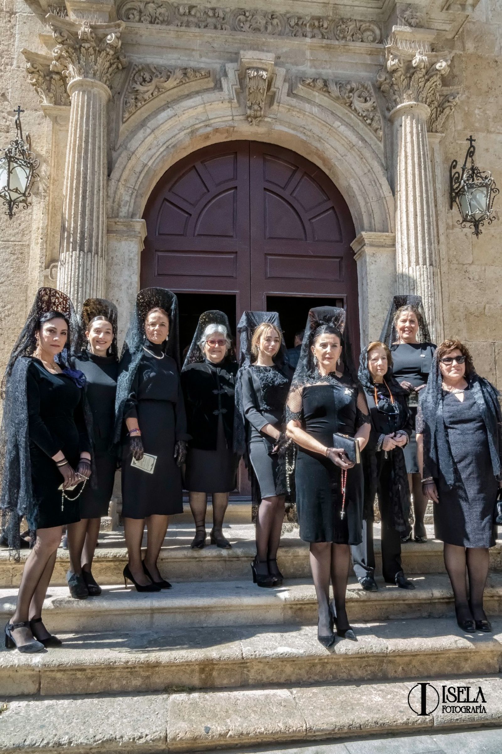 Ante el Convento de Las Puras.