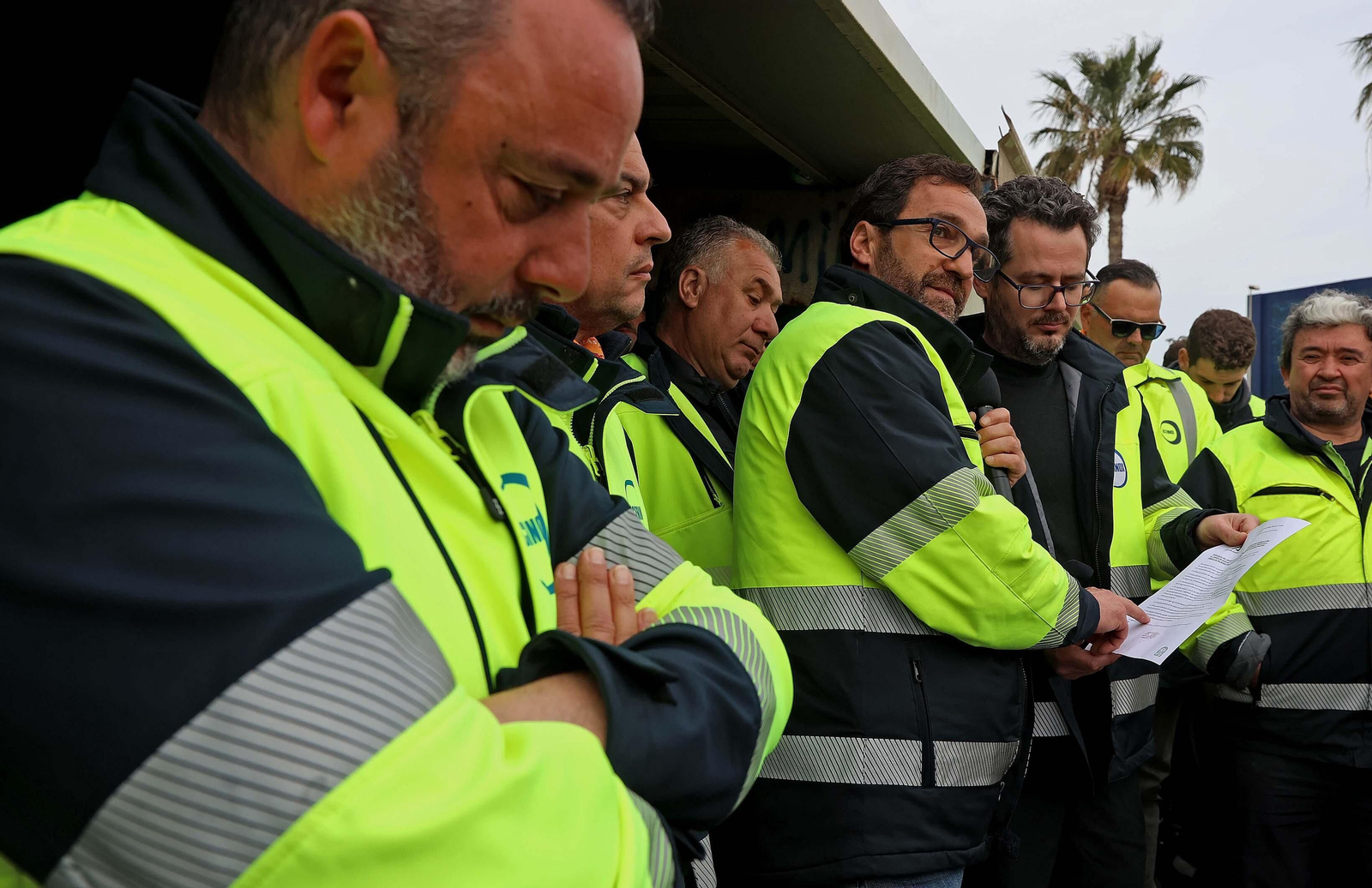La asamblea informativa de los huelguistas de Acerinox, en imágenes