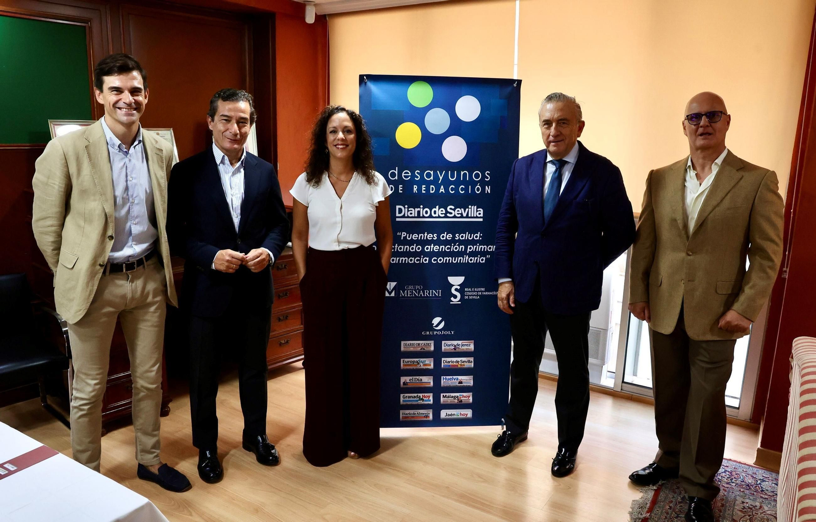 Pablo Morell, Jaime Román, Sonia Nieves, Pablo Bueno y Juan Carlos Montero en los instantes previos al coloquio celebrado en Diario de Sevilla.