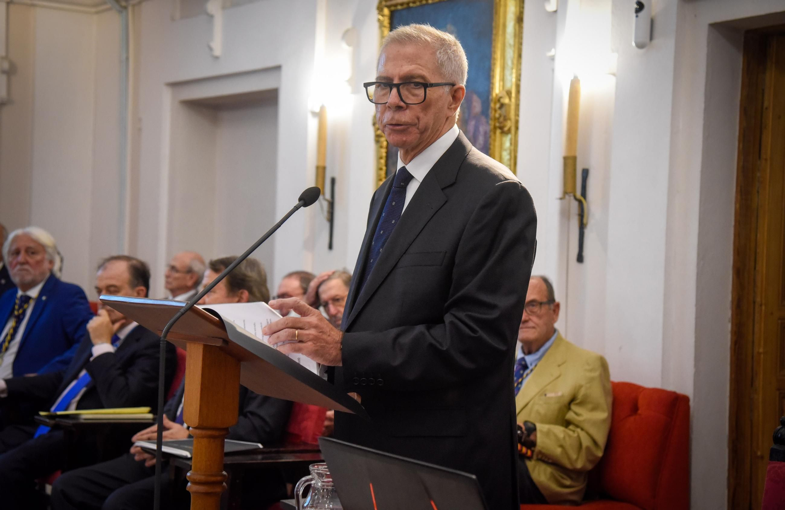 La Academia de Medicina de Sevilla recepciona a tres nuevos académicos correspondientes