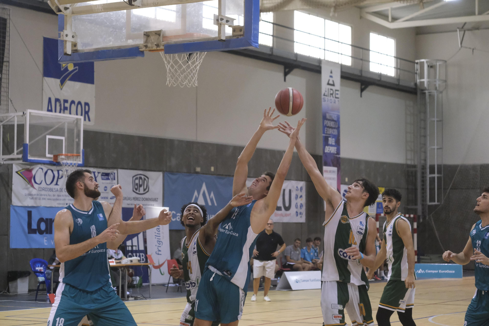 Las mejores imágenes del derbi entre UCB Camper Eurogaza y Coto Córdoba