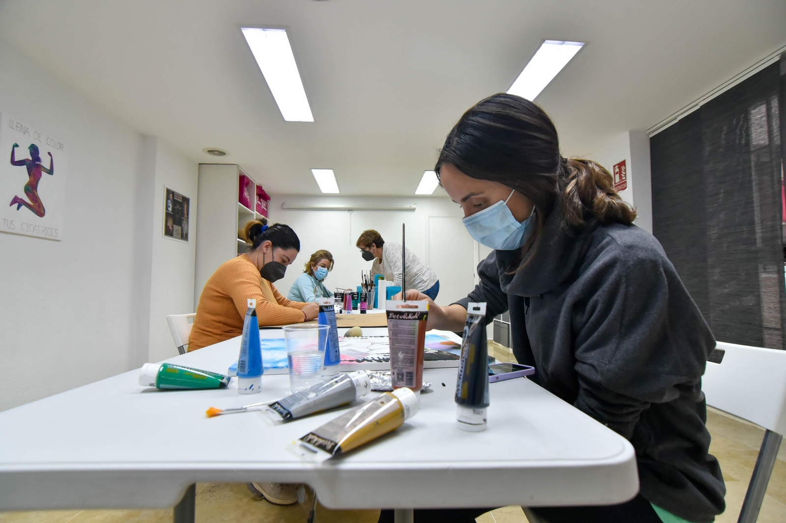 Las fotos de una mañana en la sede de Bandera Rosa