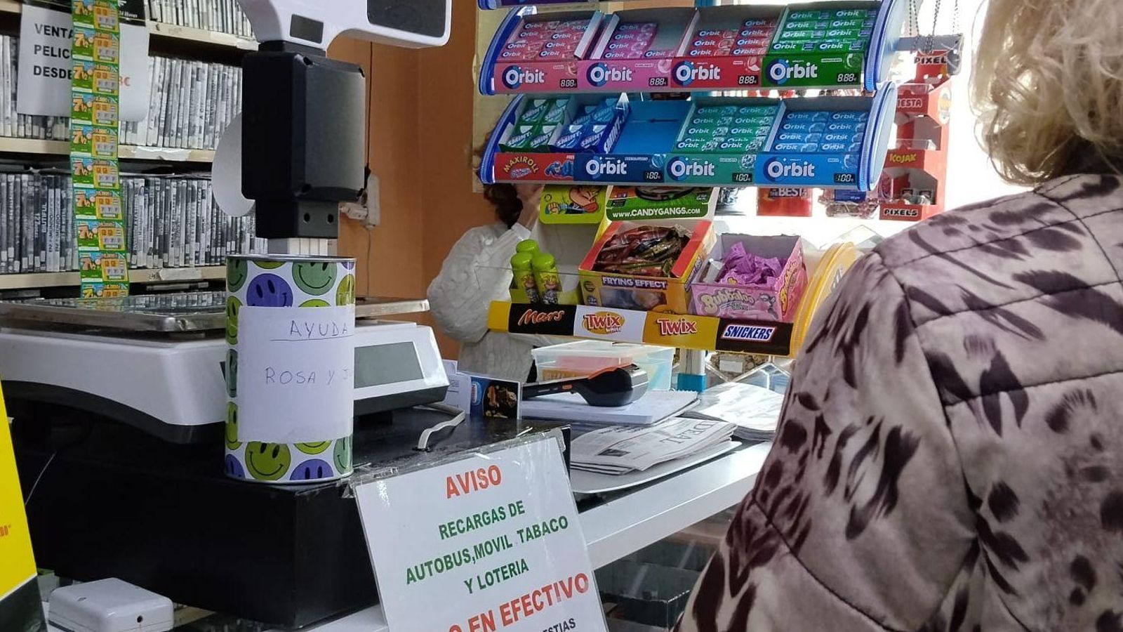 Hucha en la tienda Ratoncito Pérez para recaudar dinero para Rosa y Juan