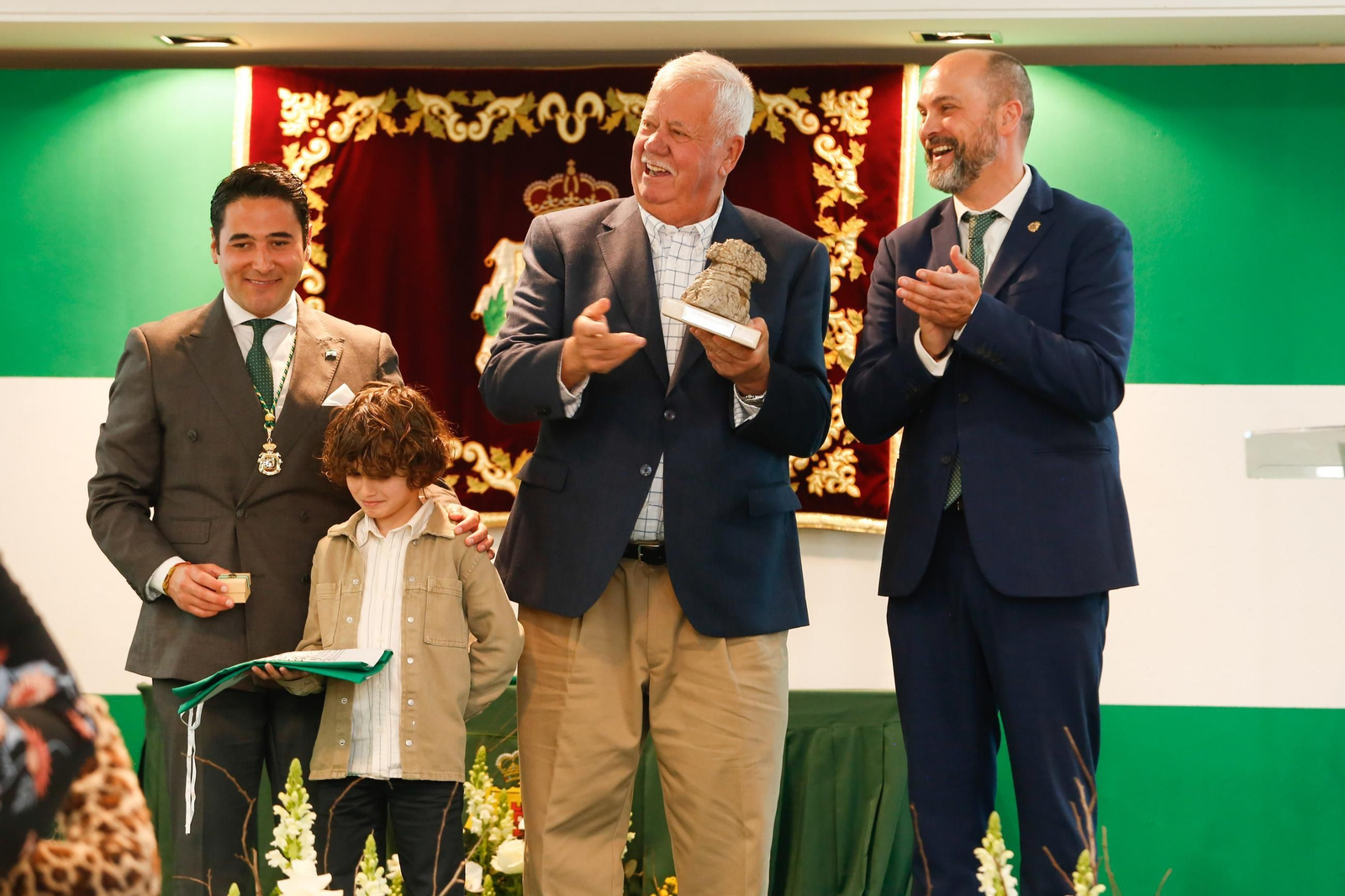 Fotos de la entrega de los reconocimientos por el Día de Andalucía en Los Barrios