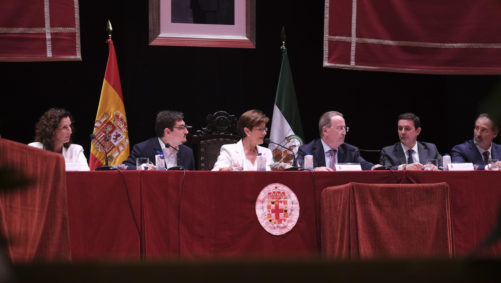 Imágenes de la constitución de la Corporación Municipal de almería, con María Vázquez como Alcaldesa