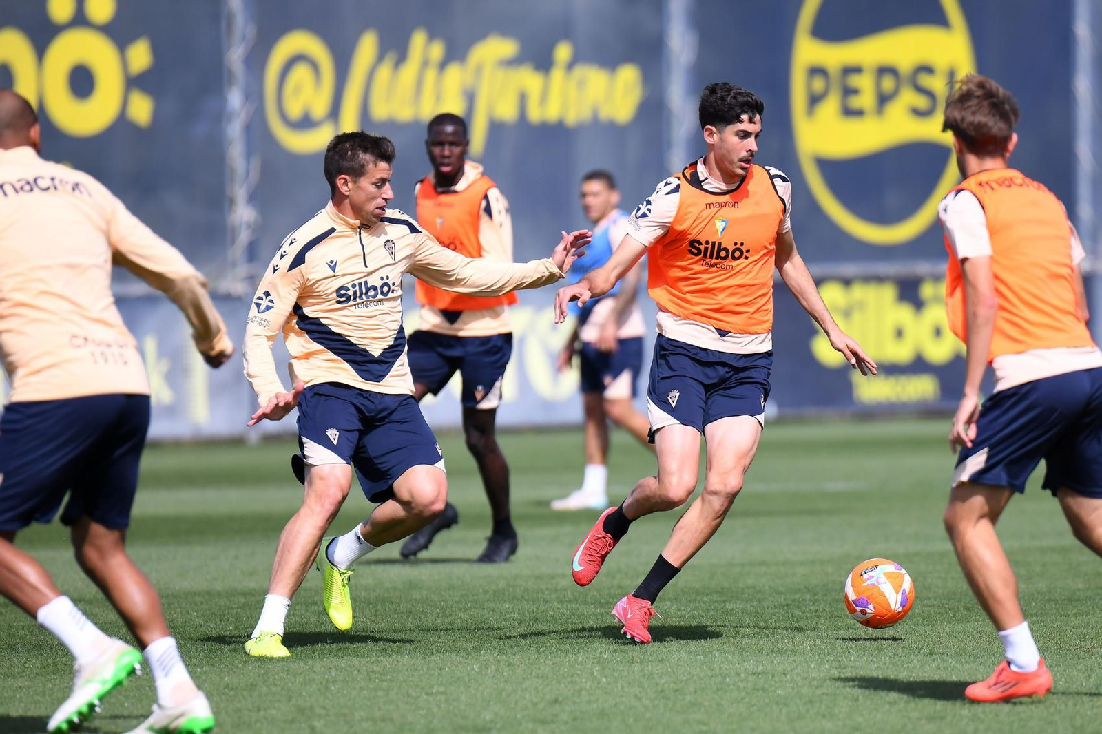 Un entrenamiento del Cádiz.