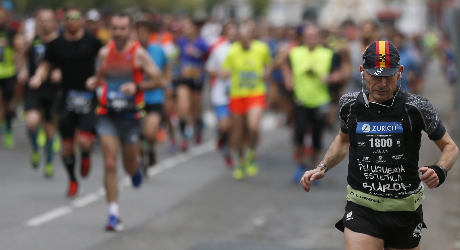 Las imágenes del Zurich Maratón de Sevilla.