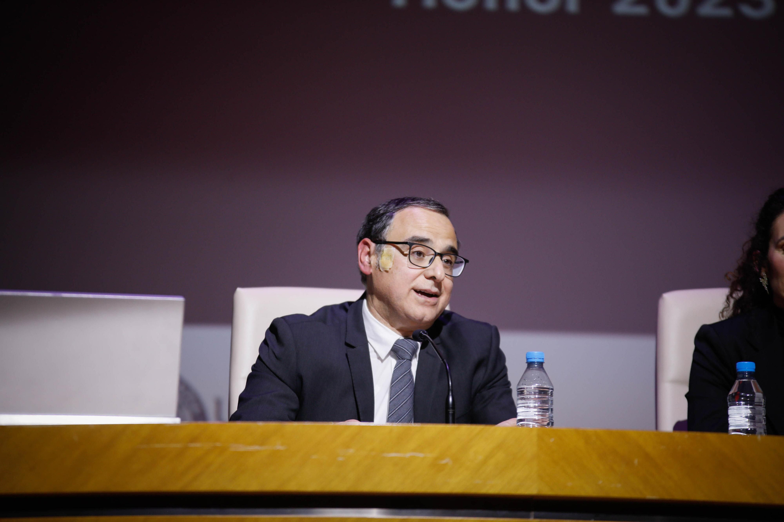 Imágenes del acto de reconocimiento a antiguos alumnos y amigos de honor en la UAL