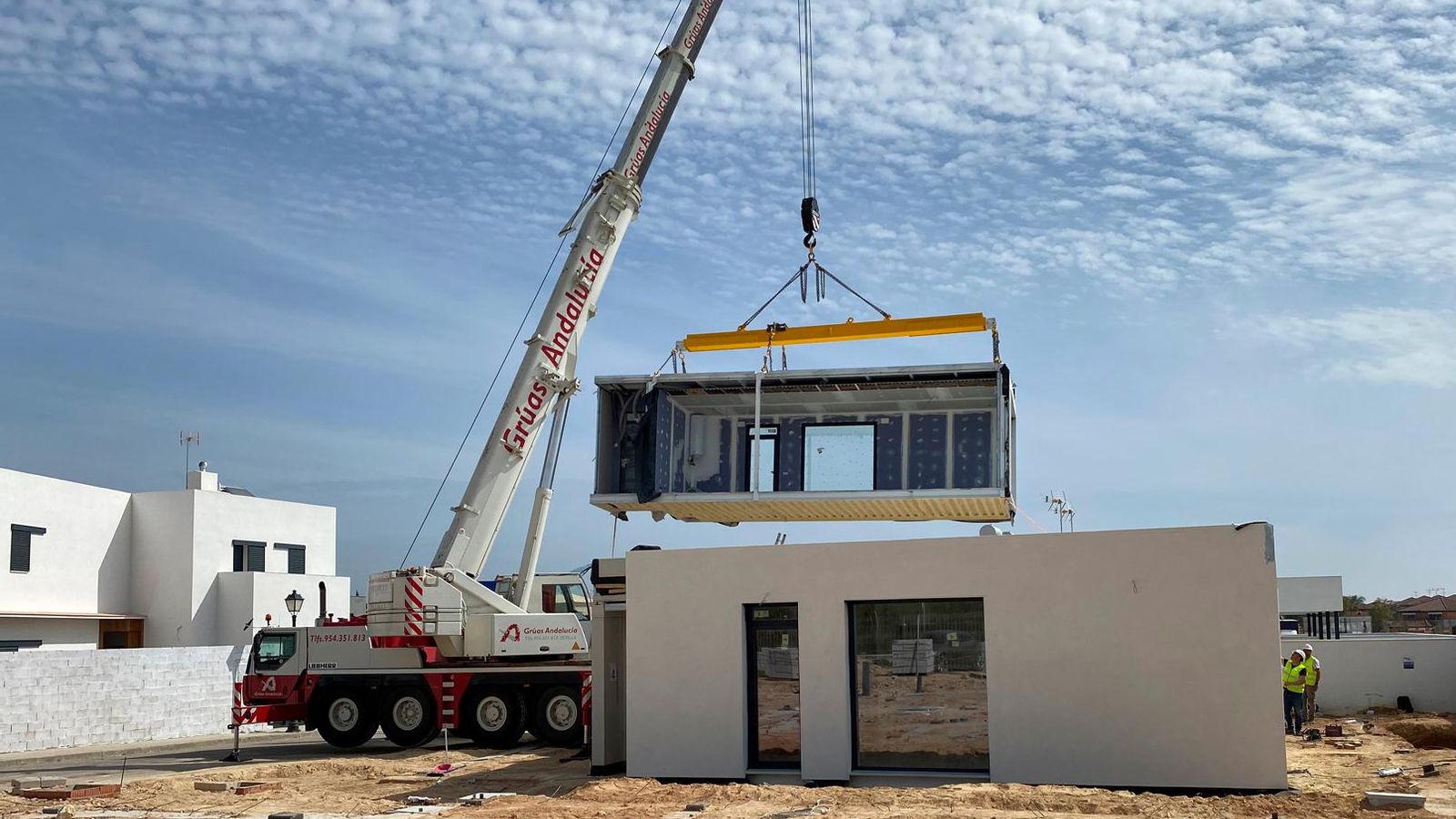 Un momento de la construcción de las viviendas.
