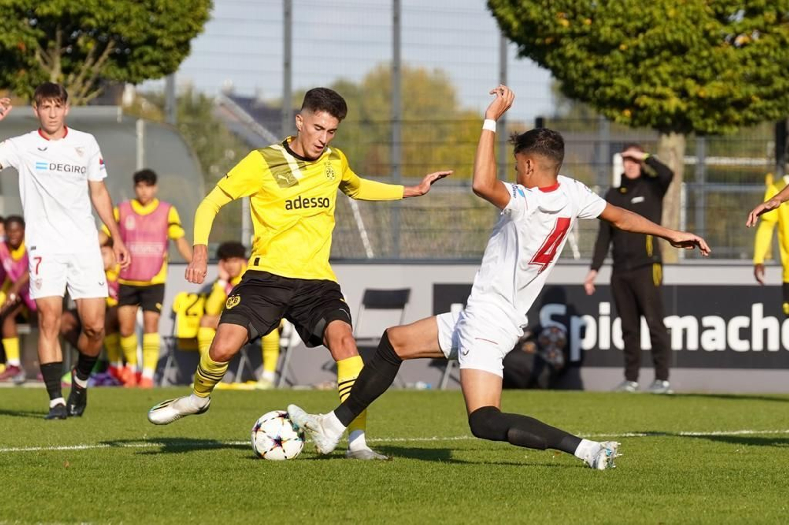 El Sevilla ya es el peor equipo en la Youth League: 2-0 en Dortmund.