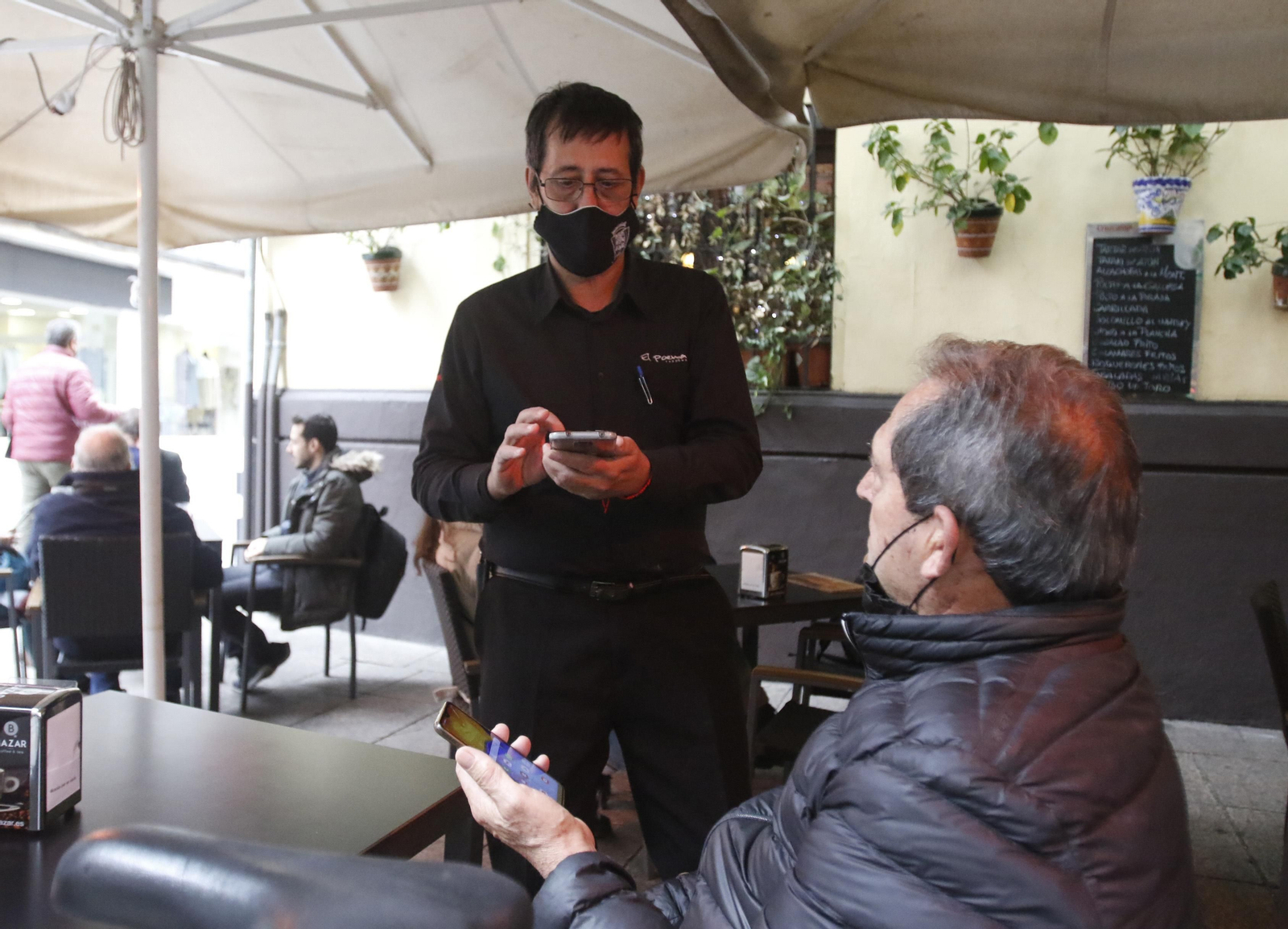 Las fotografías del estreno del pasaporte covid en Córdoba