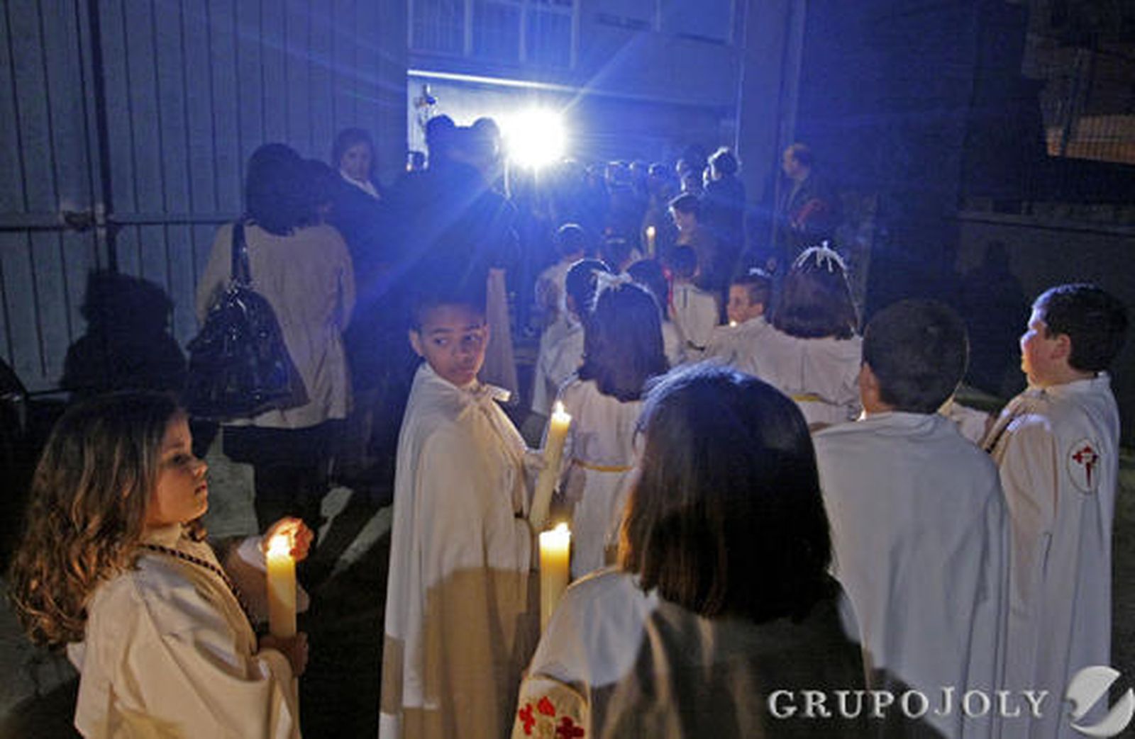 La imagen de Jesús Resucitado procesiona por las calles de Algeciras de madrugada, una novedad este año

Foto: J.M.Q./Erasmo Fenoy