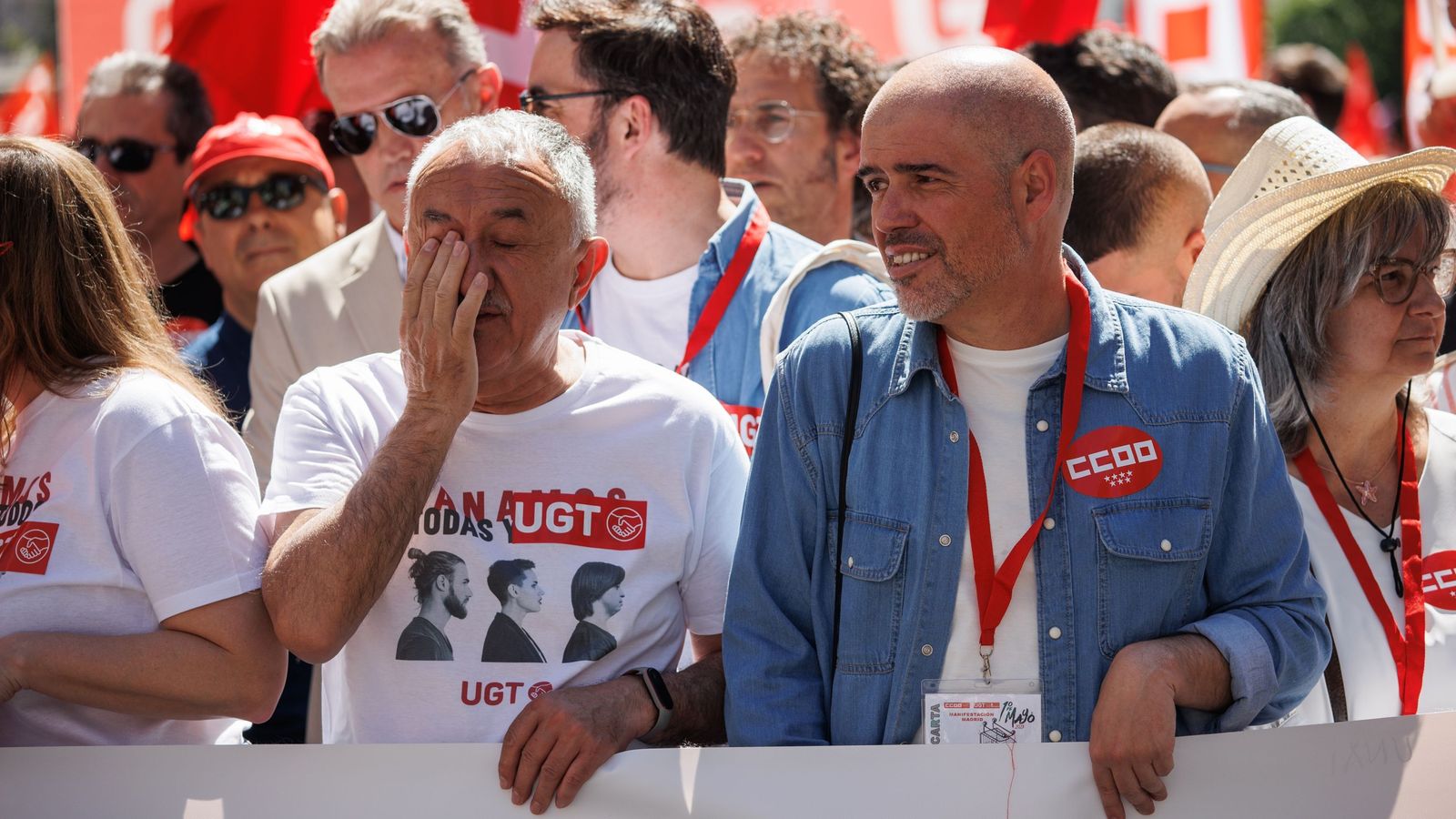 Los Secretarios Generales de UGT y CCOO, Pepe Álvarez y Unai Sordo durante la marcha por de Madrid.