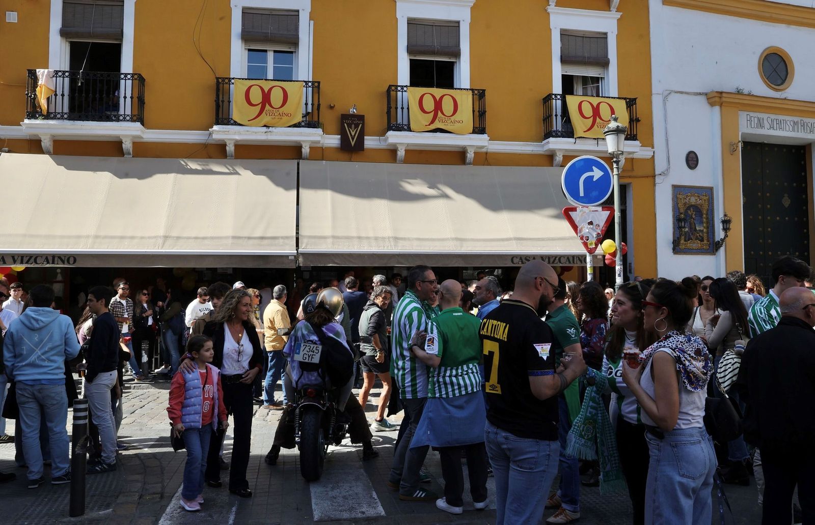 Casa Vizcaíno se engalanó para celebrar ayer su nonagésimo aniversario.