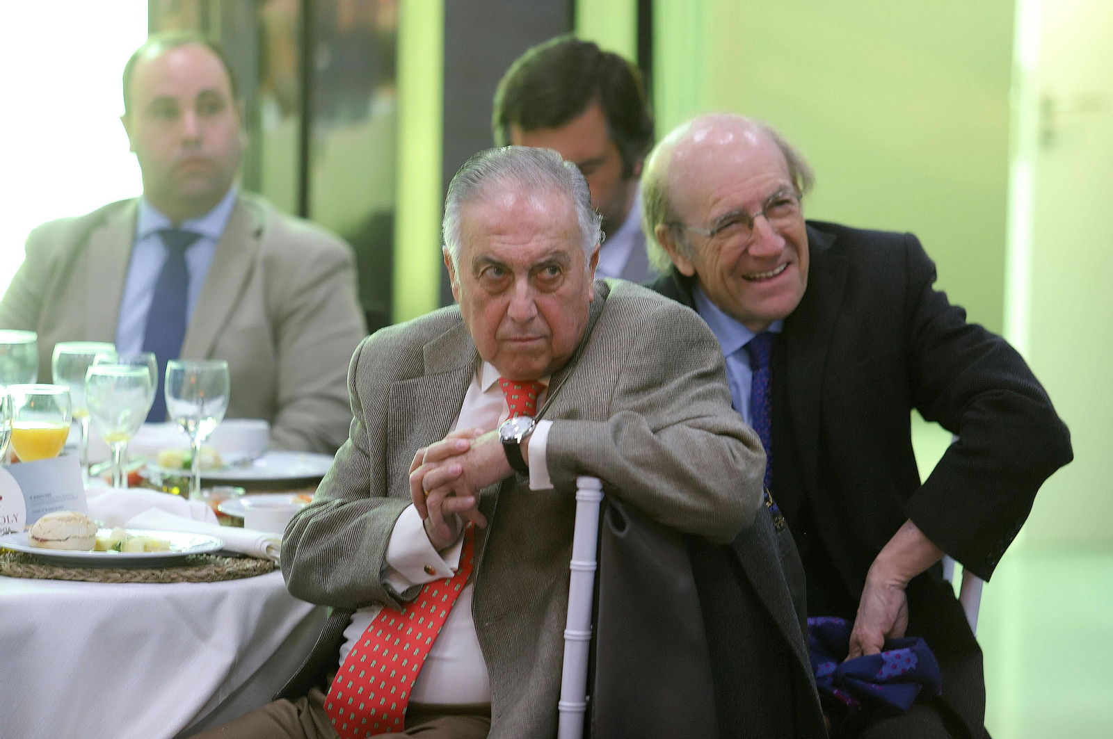 Imágenes del desayuno-coloquio con Antonio Sanz en el Foro Joly Andalucía celebrado en la Lonja de la Innovación del Puerto de Huelva