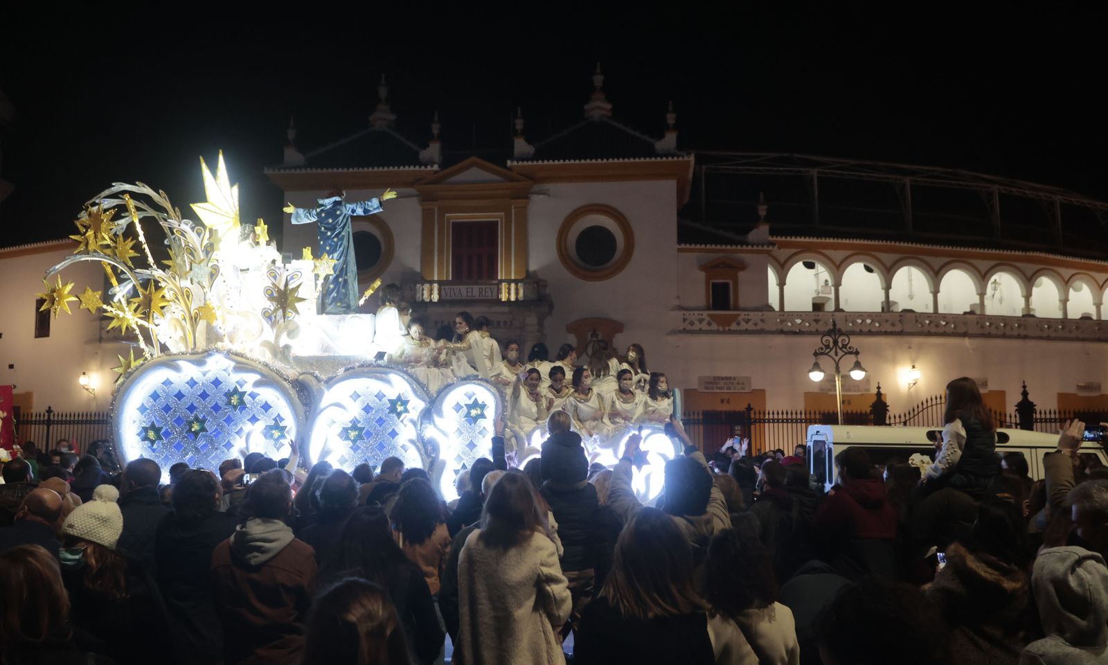 Imágenes de la cabalgata por el Paseo de Colón