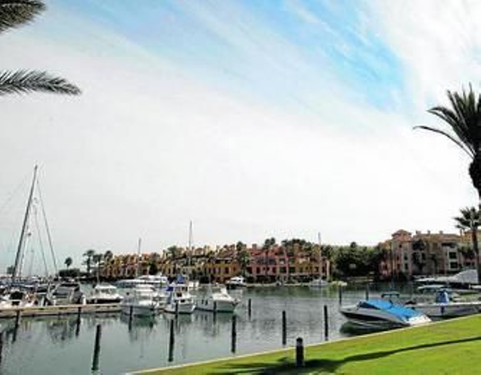 Imagen reciente del puerto deportivo de Sotogrande.