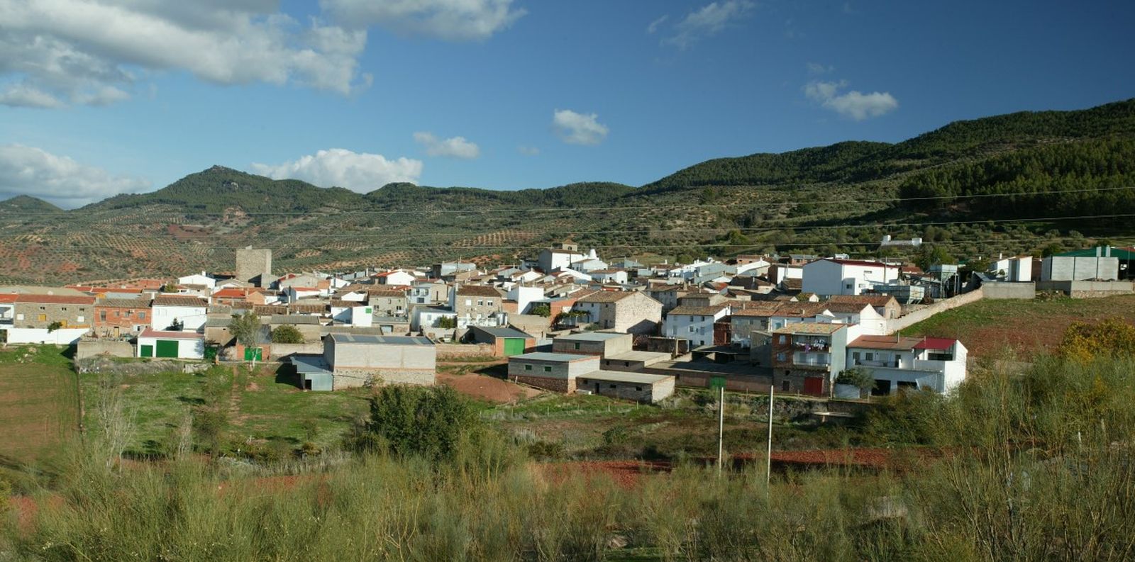 Panorámica de Génave, municipio serrano del noreste de la provincia de Jaén, rodeado de naturaleza y con alta probabilidad de nevadas en invierno.