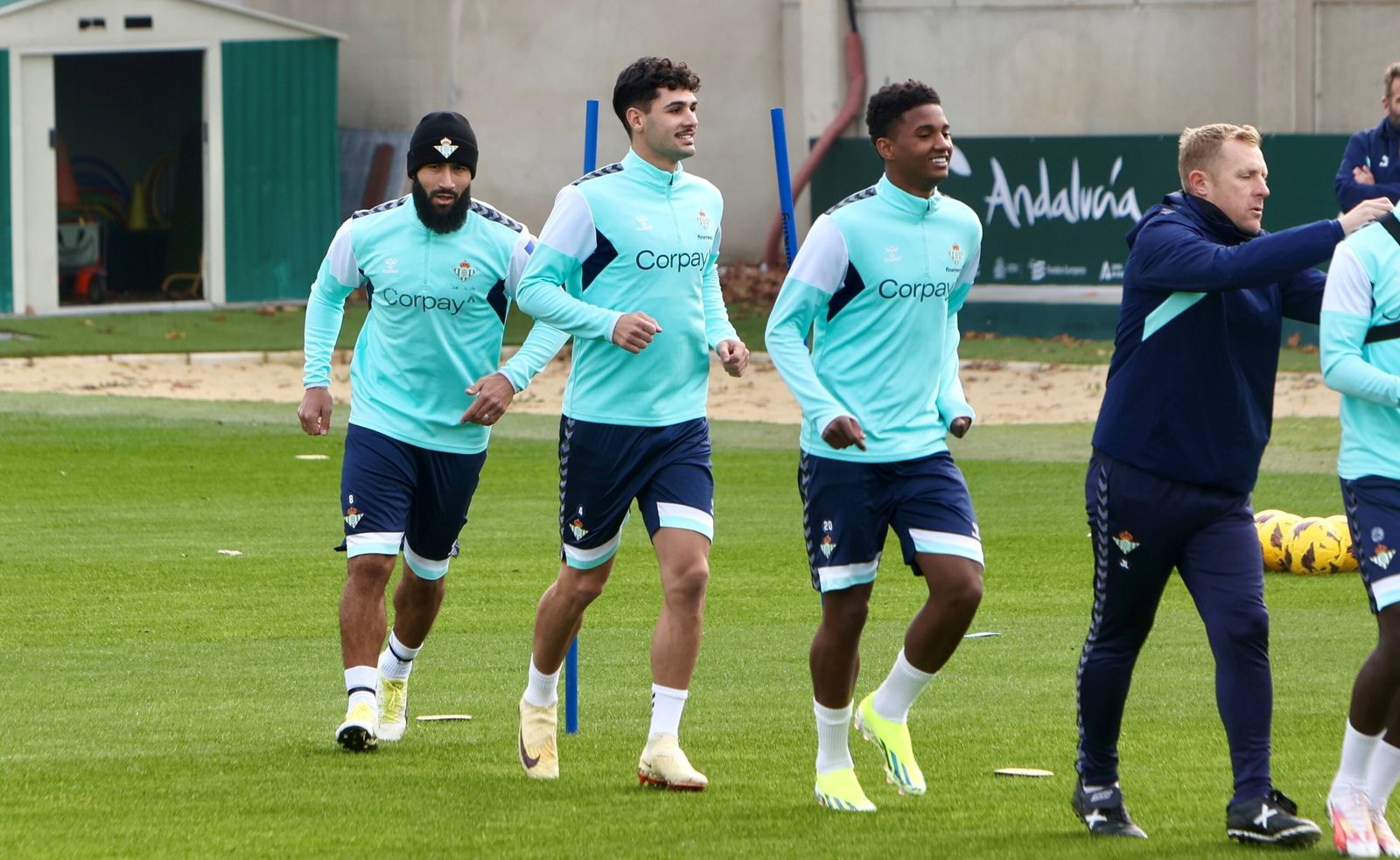 Las fotos del primer entrenamiento de Johnny Cardoso con el Betis