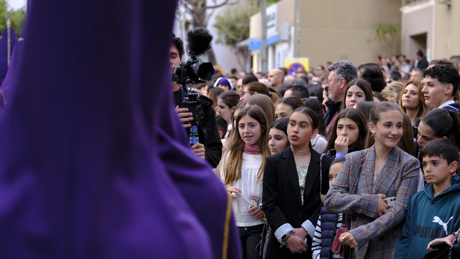 Pasión vuelve a su Iglesia de Santa Teresa azotada por la lluvia