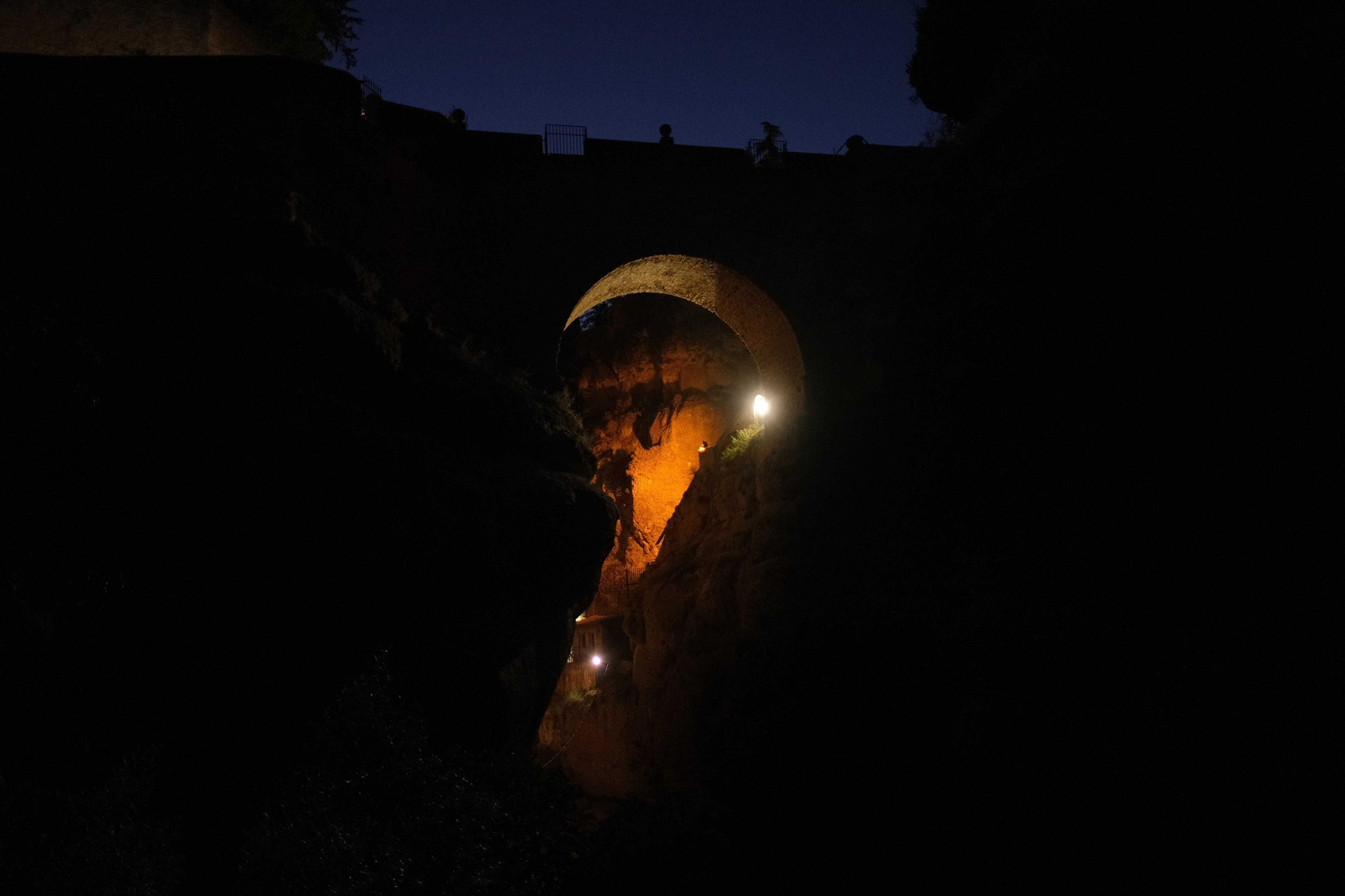 Ronda nocturna, en imágenes