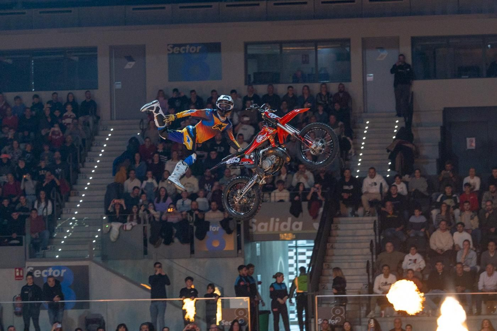 En imágenes: el Soloflow Freestyle enamora en Jaén con acrobacias y espectáculo en estado puro