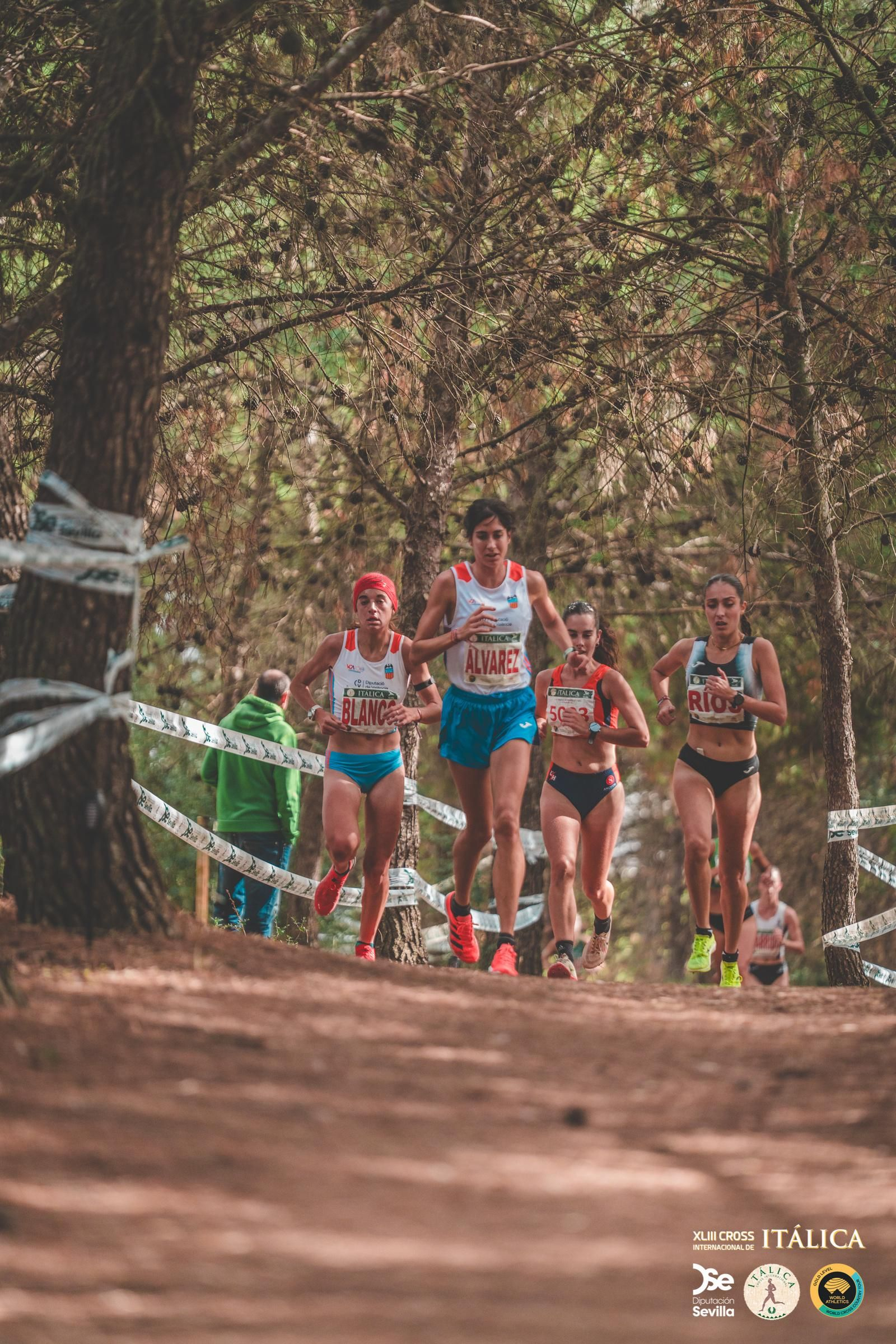 Búscate en las fotos del Cross de Itálica 2025 | 11