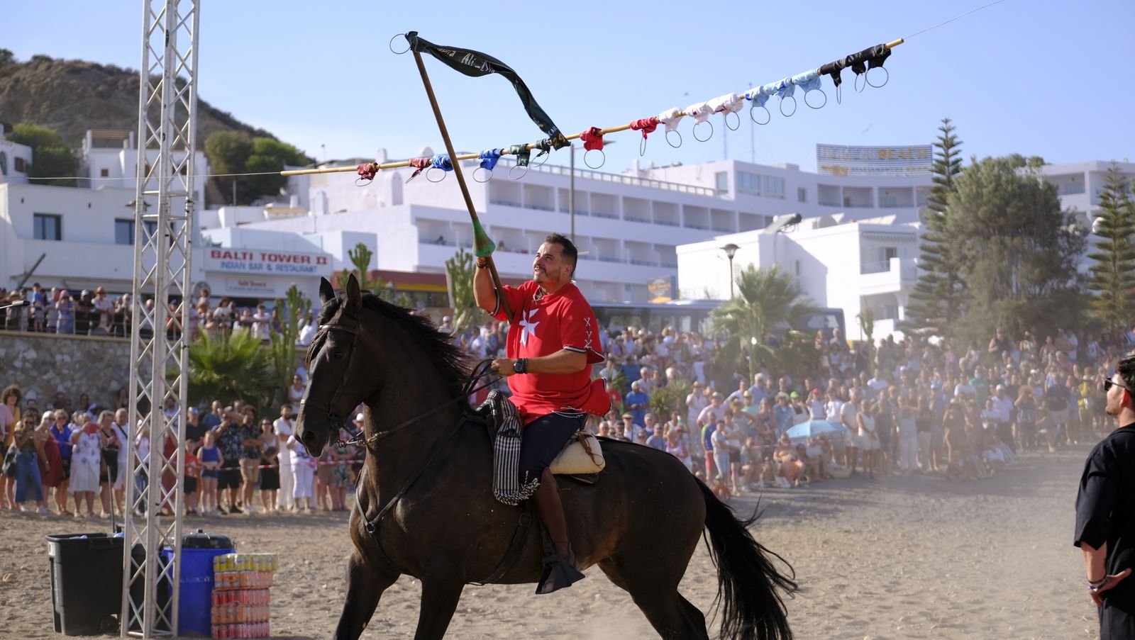 Moros y Cristianos de Mojácar en la Playa del Lance, en imágenes
