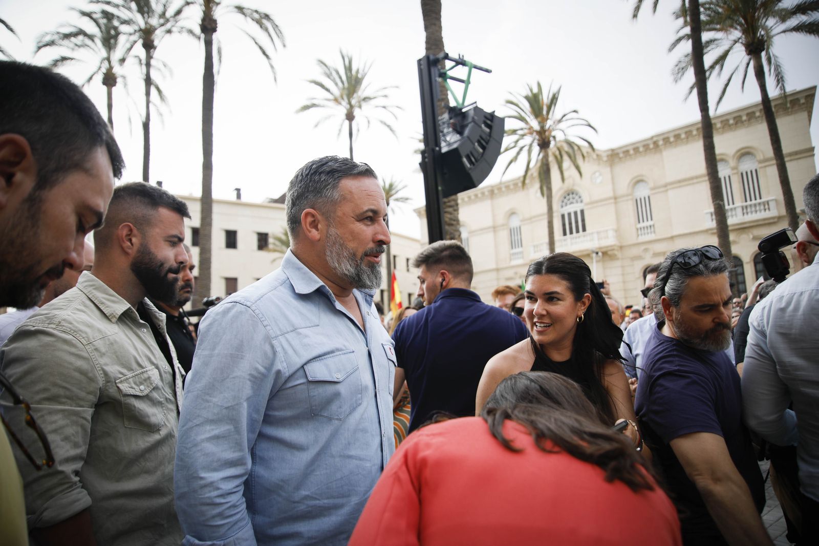 Imágenes de campaña para las elecciones europeas de VOX