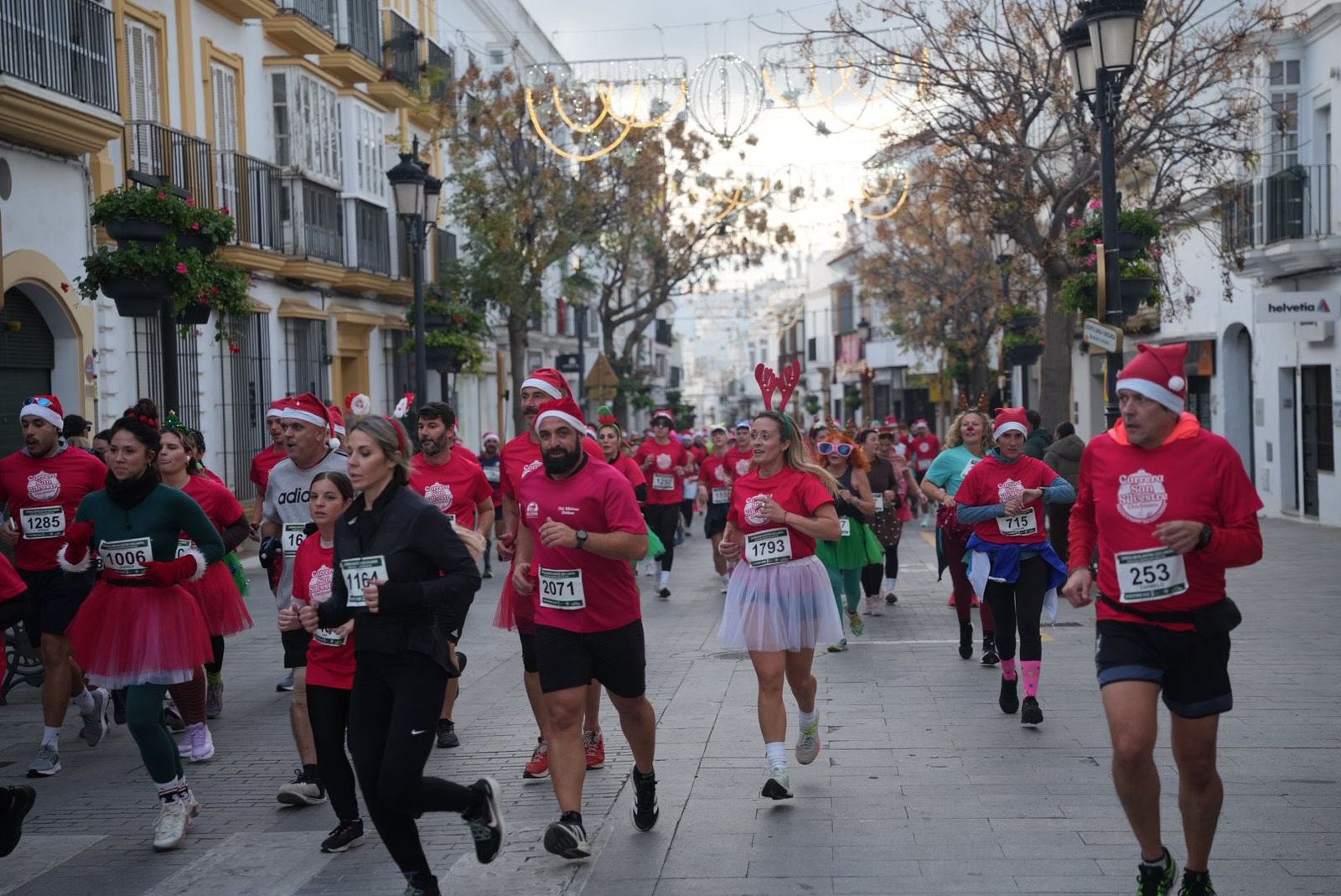 Imágenes de la XII Carrera San Silvestre Chiclanera