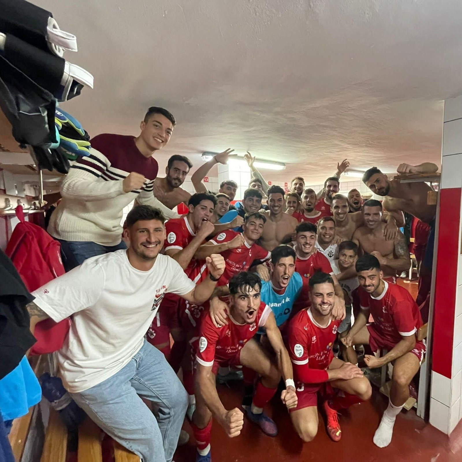 El Rincón celebra una victoria.