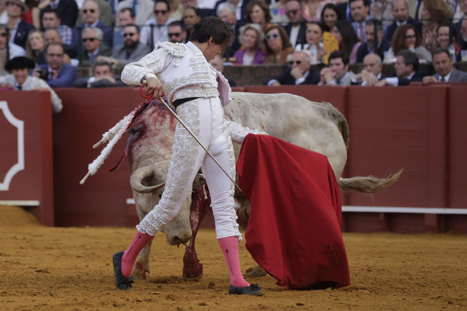 Las imágenes del la corrida del Domingo de Resurrección en la Maestranza de Sevilla