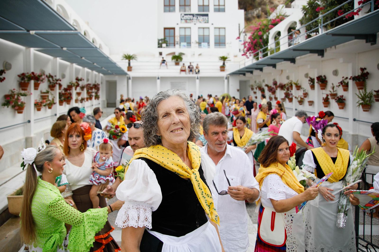 La Subida del Agua de las fiestas de Mojácar, en imágenes