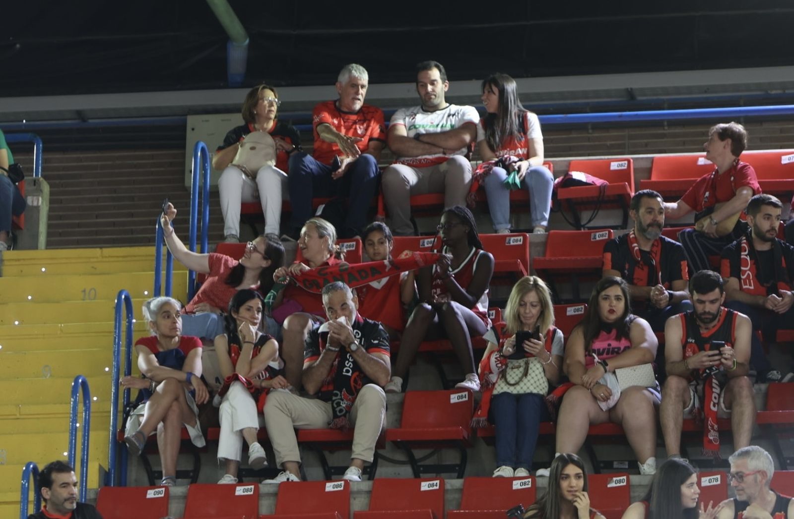 Búscate en el o Betis Granada de baloncesto