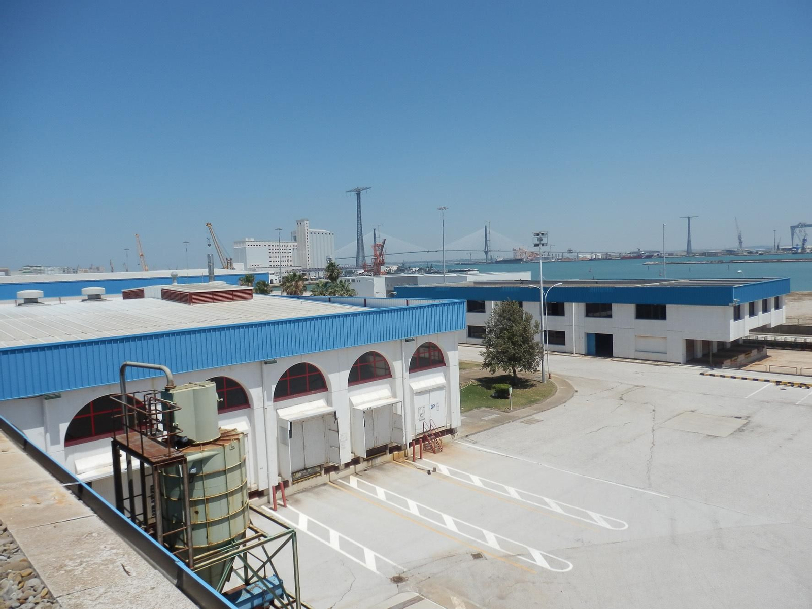 Así es el complejo de Altadis en la Zona Franca de Cádiz