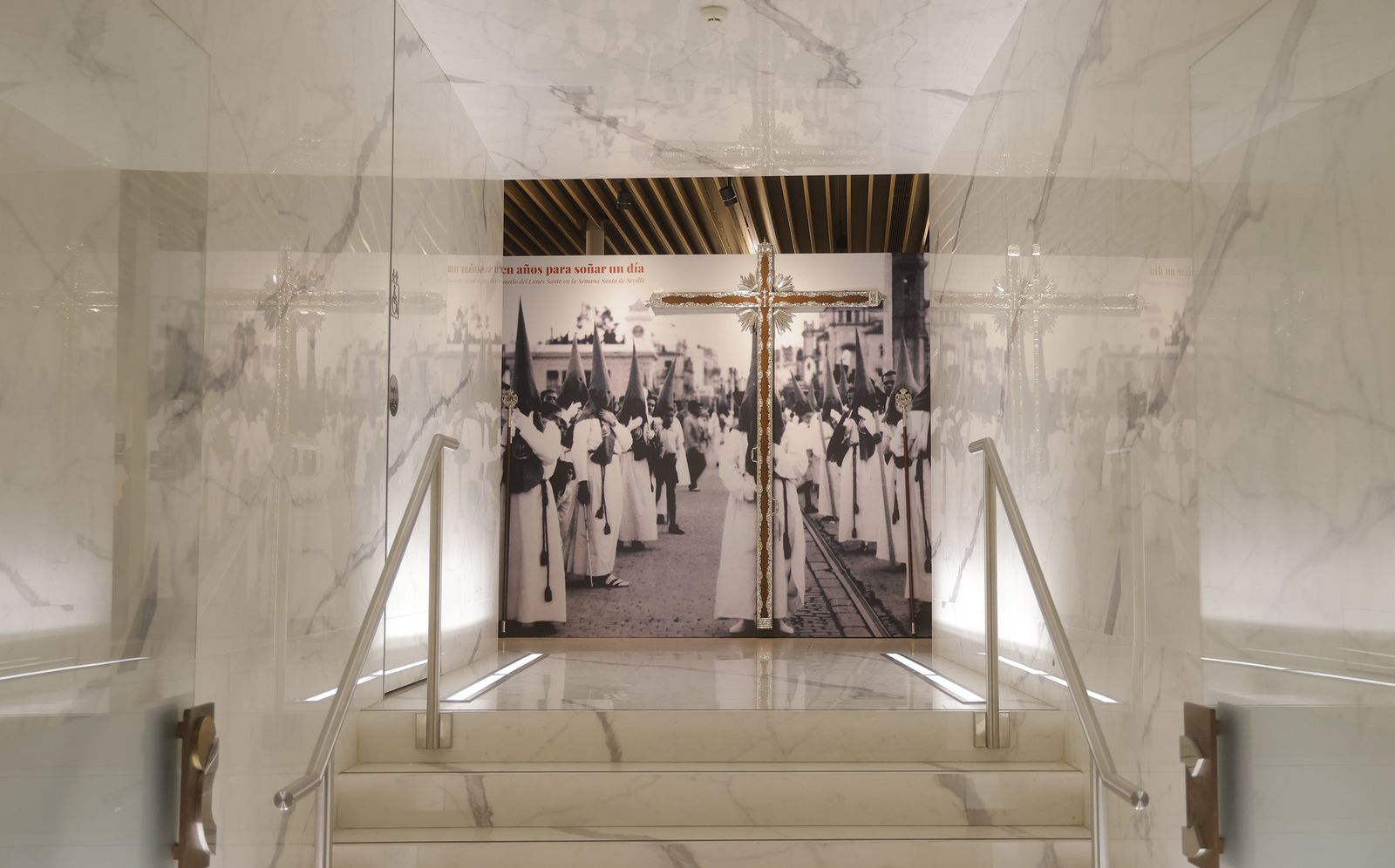 'Cien años para soñar un día. Centenario del Lunes Santo en la Semana Santa de Sevilla', todas las imágenes